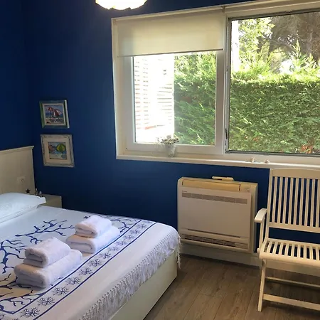 Апартаменты Pines House *