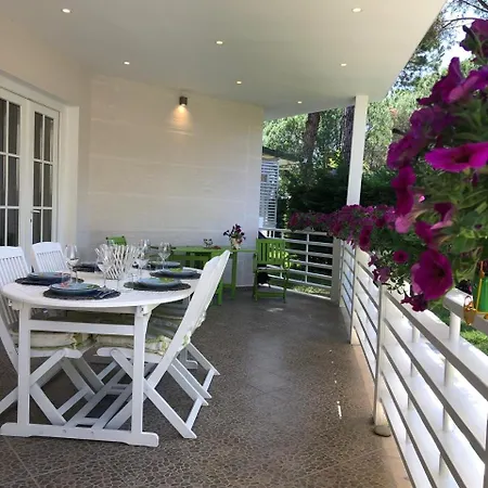 Pines House Durrës
