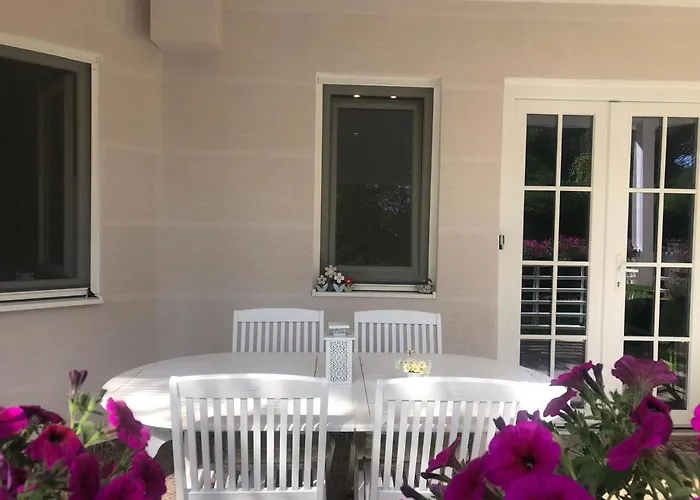 Pines House Apartment *